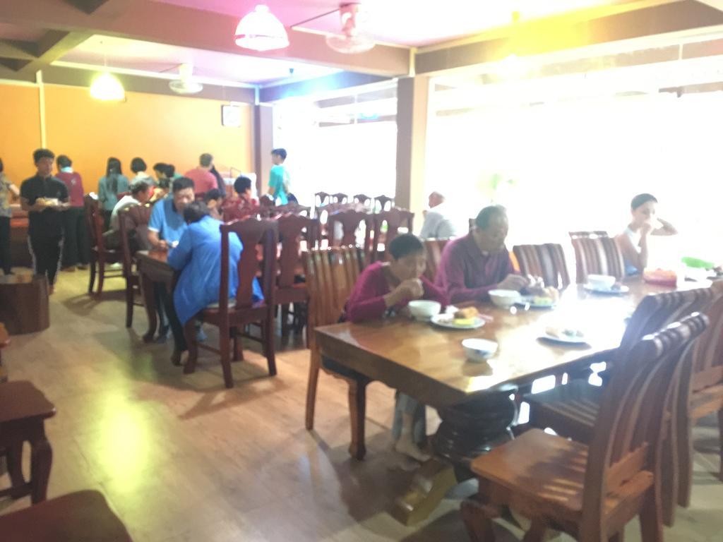 Happy River View Hotel Vang Vieng Exterior foto